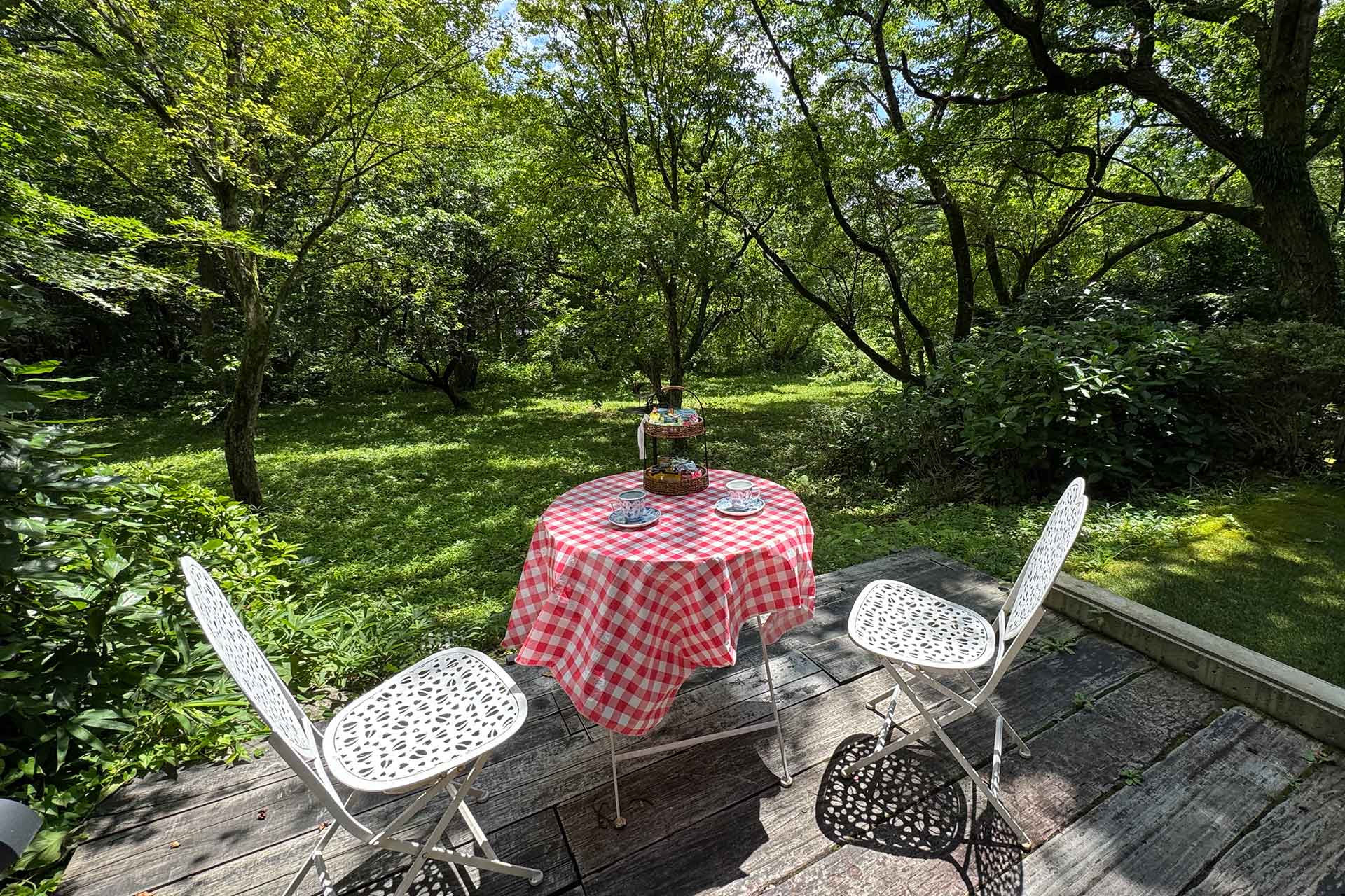 森の中の「空の庭プチホテル」